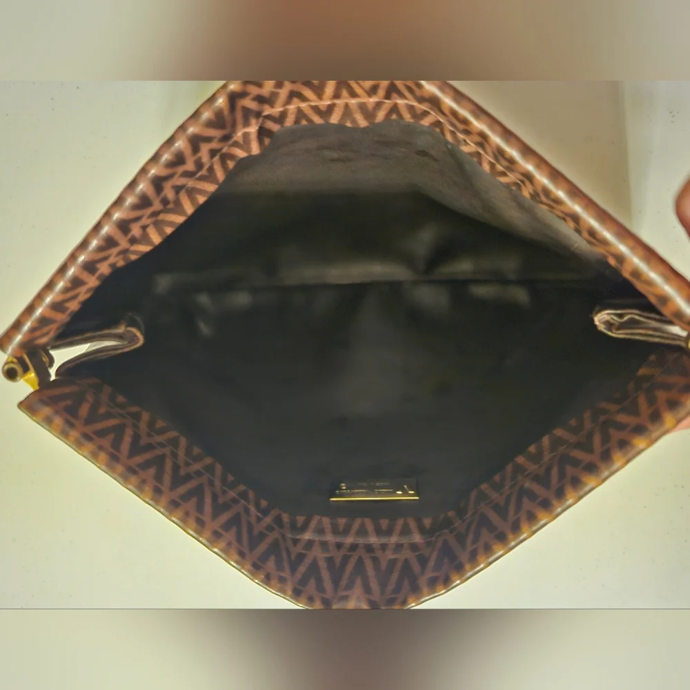 Mario Valentino Vintage Brown Clutch- Gold Logo W/Leather Accents EUC- Italy - Picture 5 of 12